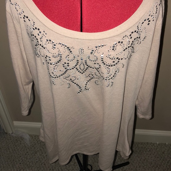 Pretty beige tunic with embellishments on top!😍 - Picture 3 of 3